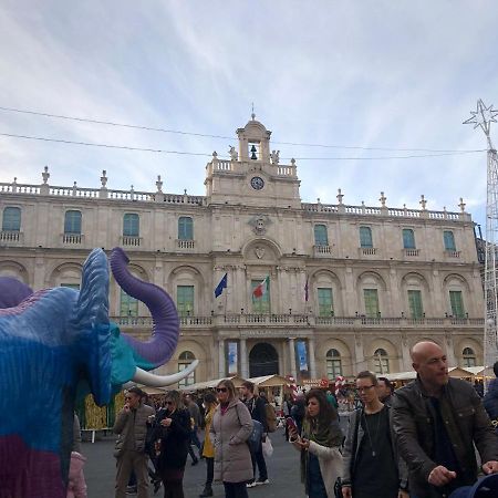 Sicily Wonderful Piazza Universita' Villa Катания Екстериор снимка