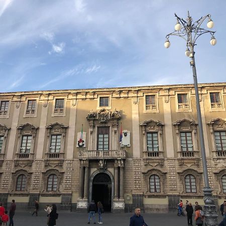 Sicily Wonderful Piazza Universita' Villa Катания Екстериор снимка