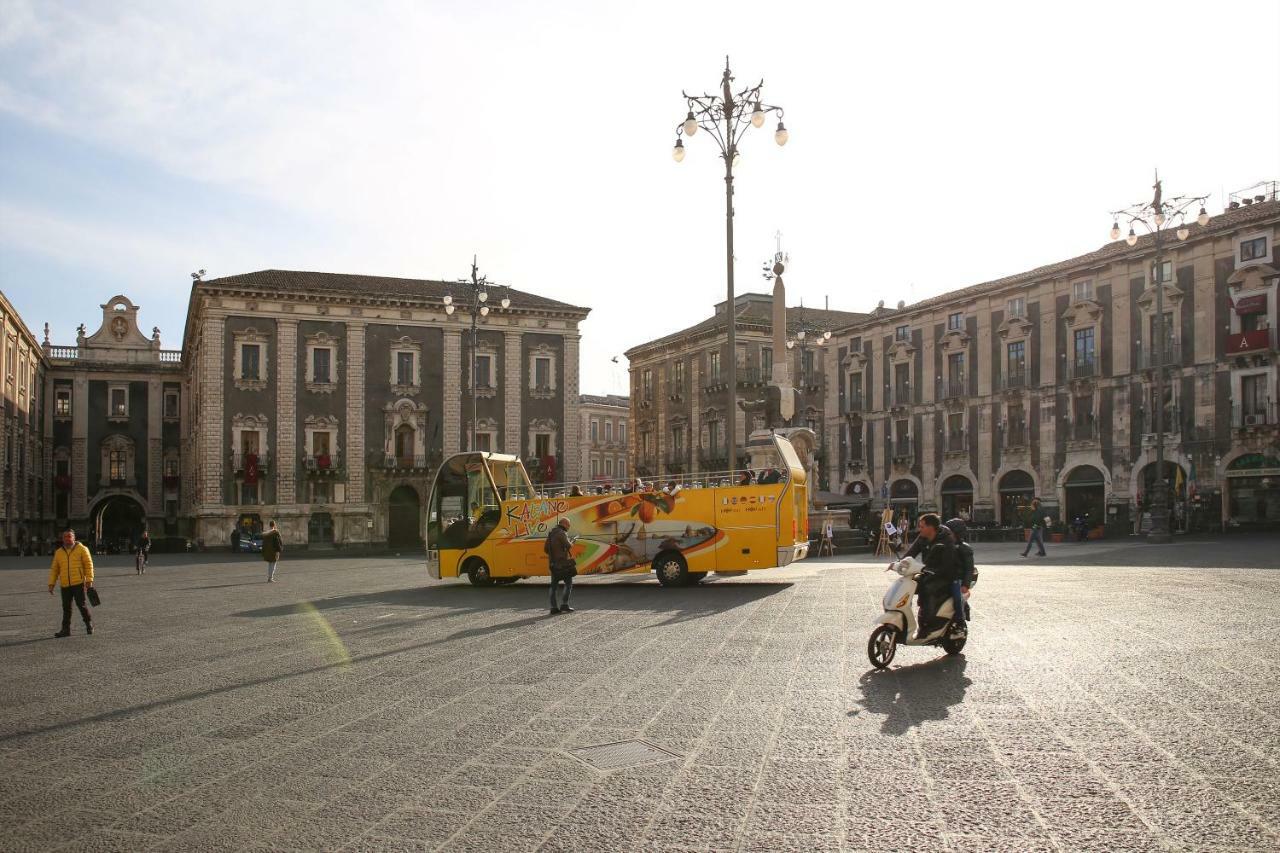 Sicily Wonderful Piazza Universita' Villa Катания Екстериор снимка