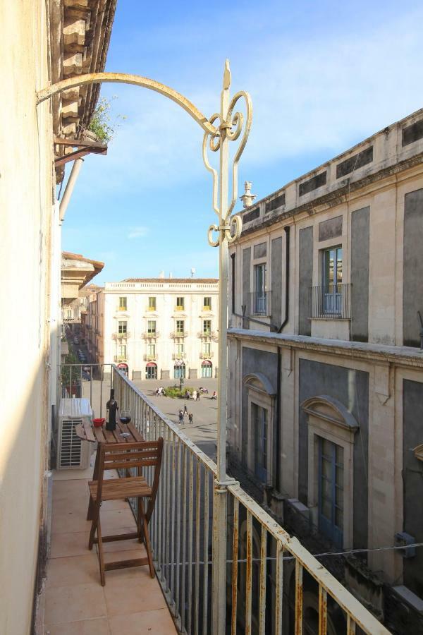 Sicily Wonderful Piazza Universita' Villa Катания Екстериор снимка