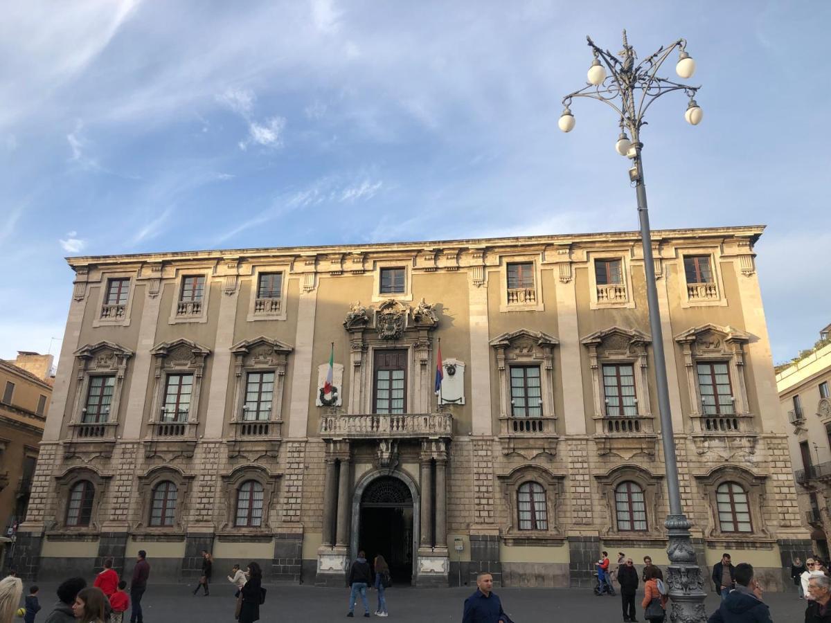 Sicily Wonderful Piazza Universita' Villa Катания Екстериор снимка