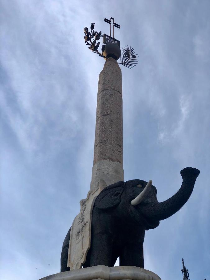 Sicily Wonderful Piazza Universita' Villa Катания Екстериор снимка