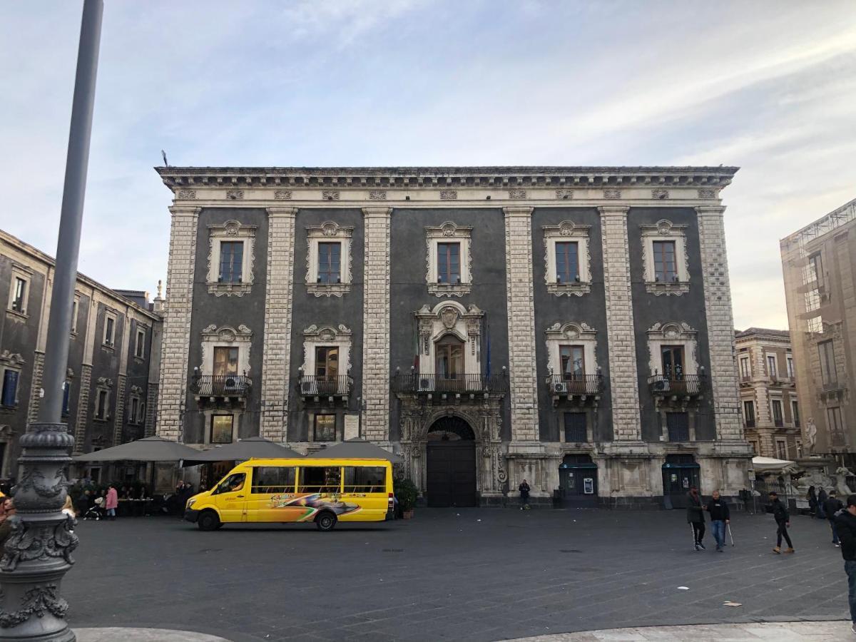 Sicily Wonderful Piazza Universita' Villa Катания Екстериор снимка